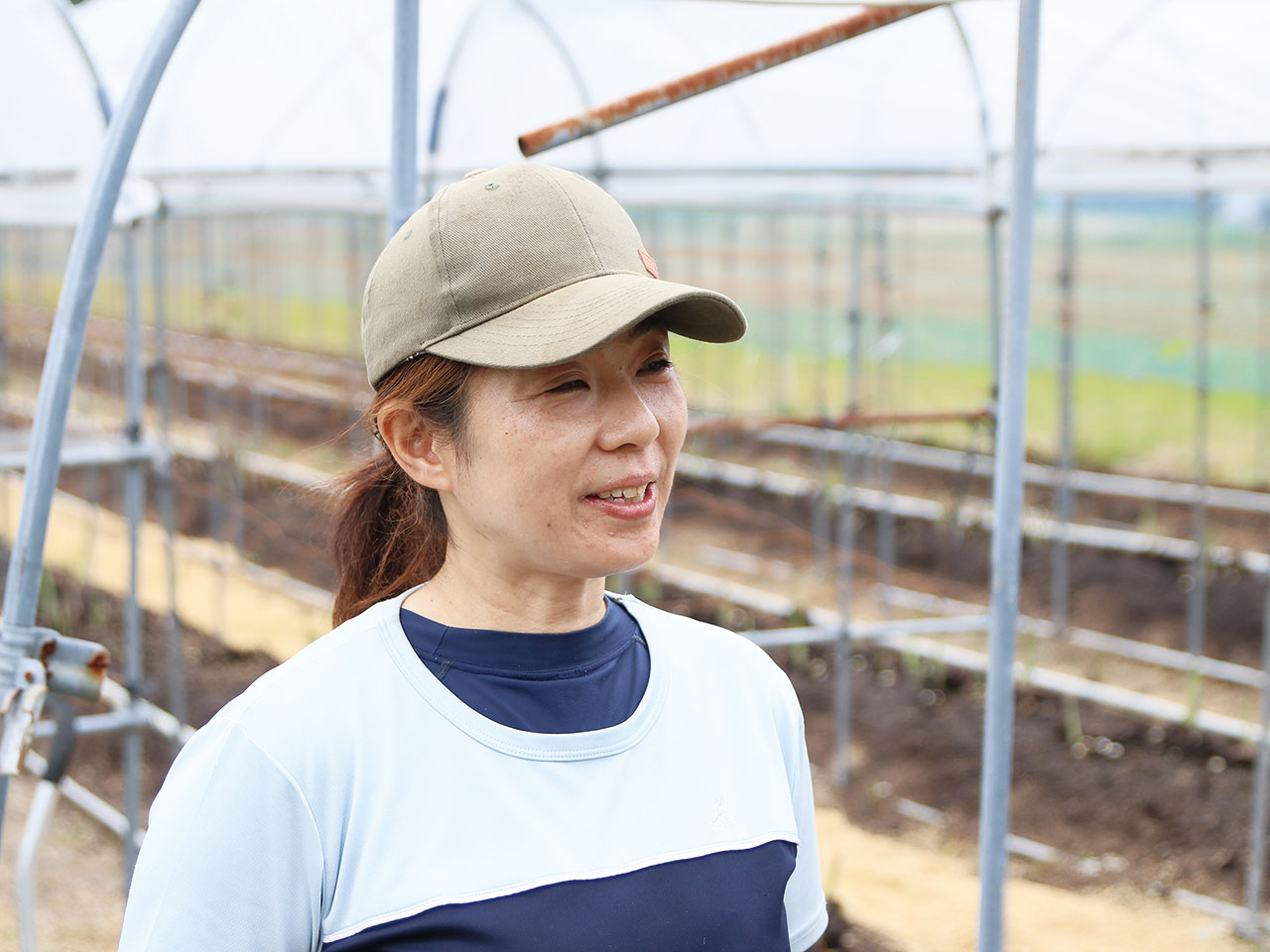 アスパラガス栽培について語る守時さん