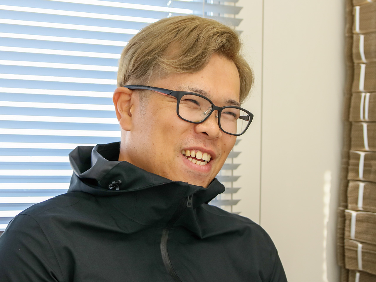 イチゴに対する熱意を語る藤岡さん