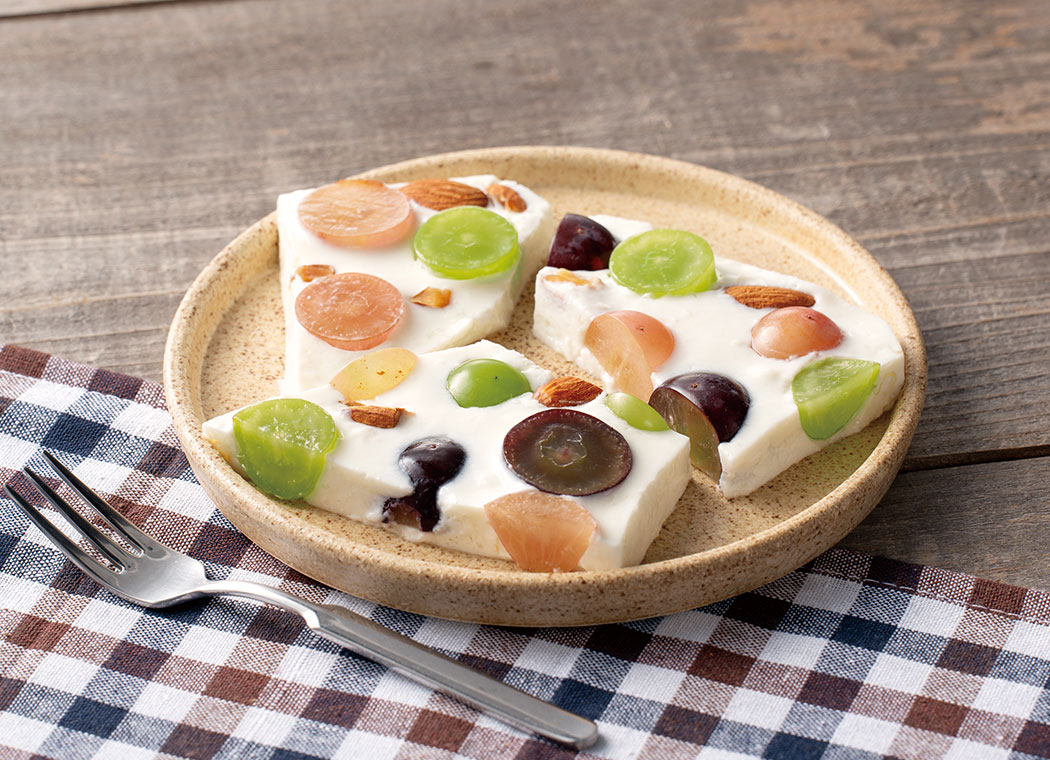 ブドウとアーモンドのヨーグルトバーク